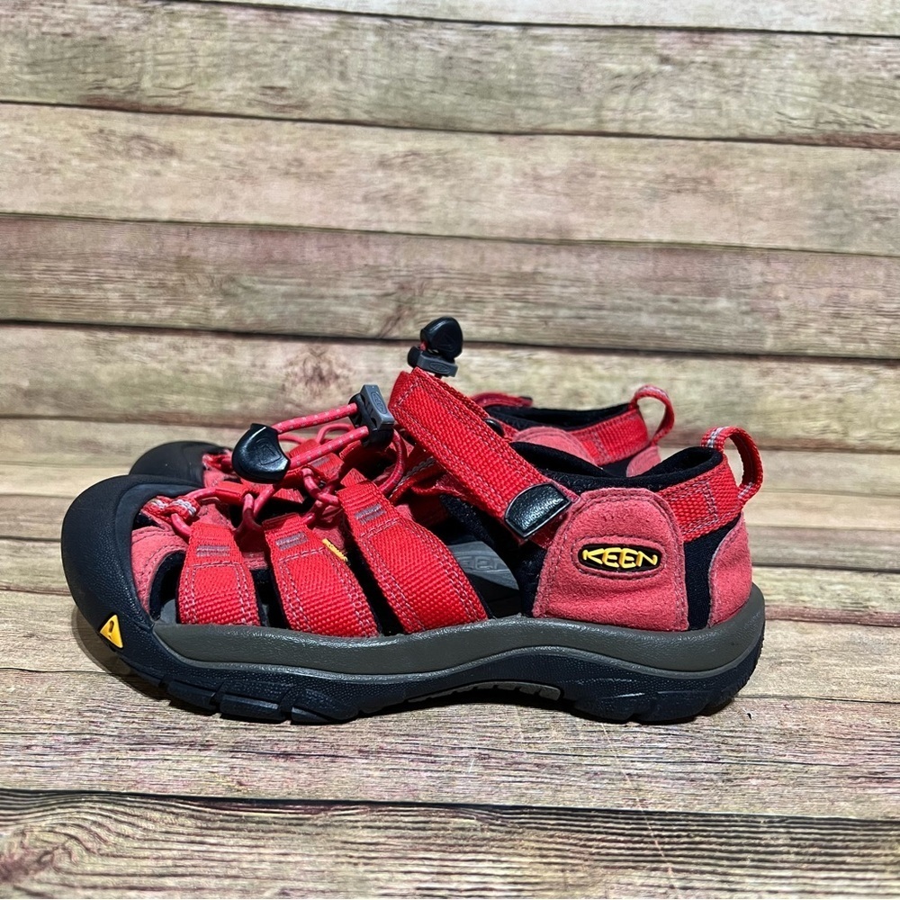 Keen Red Newport H2 Sandals